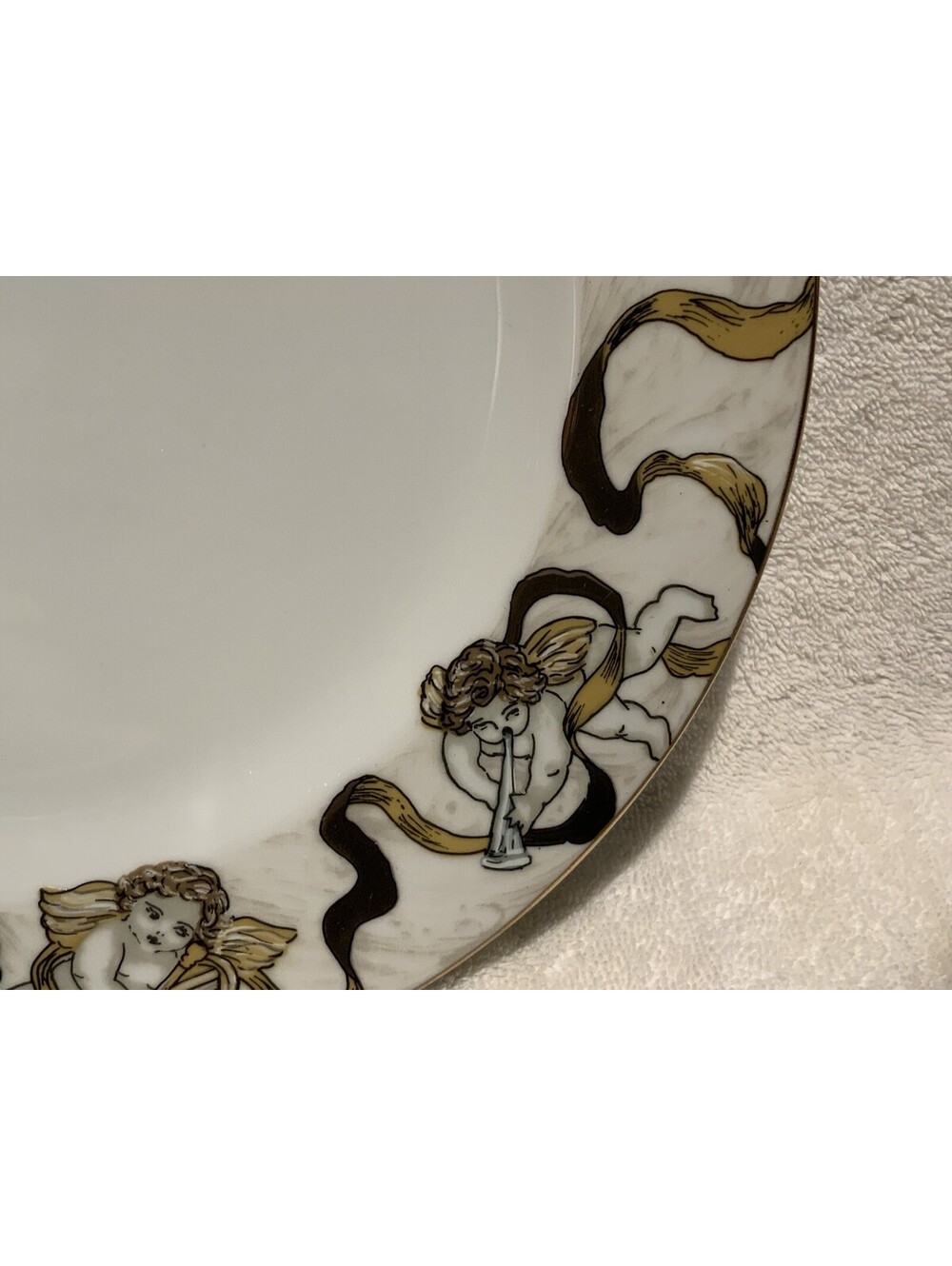 Vintage American Atelier ‘Heavenly Hosts’ Salad/Desert 8 1/8” Plates - Set of 2 - Picture 5 of 5